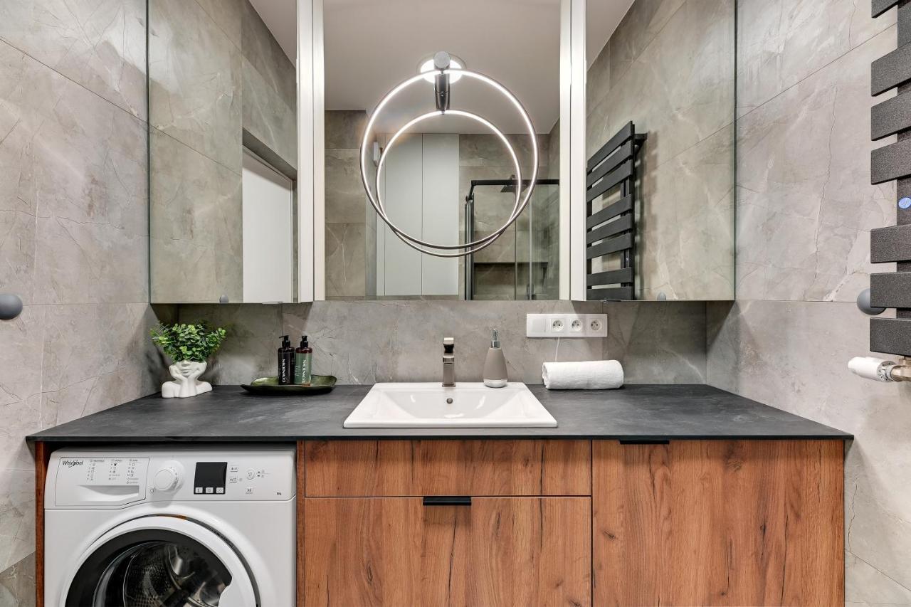 Doki Living & Foodhall By Downtown Apartments Gdansk Bagian luar foto