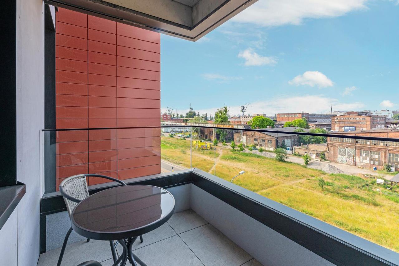 Doki Living & Foodhall By Downtown Apartments Gdansk Bagian luar foto