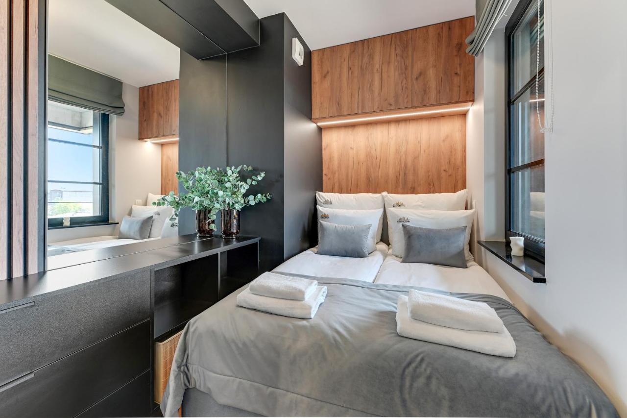 Doki Living & Foodhall By Downtown Apartments Gdansk Bagian luar foto