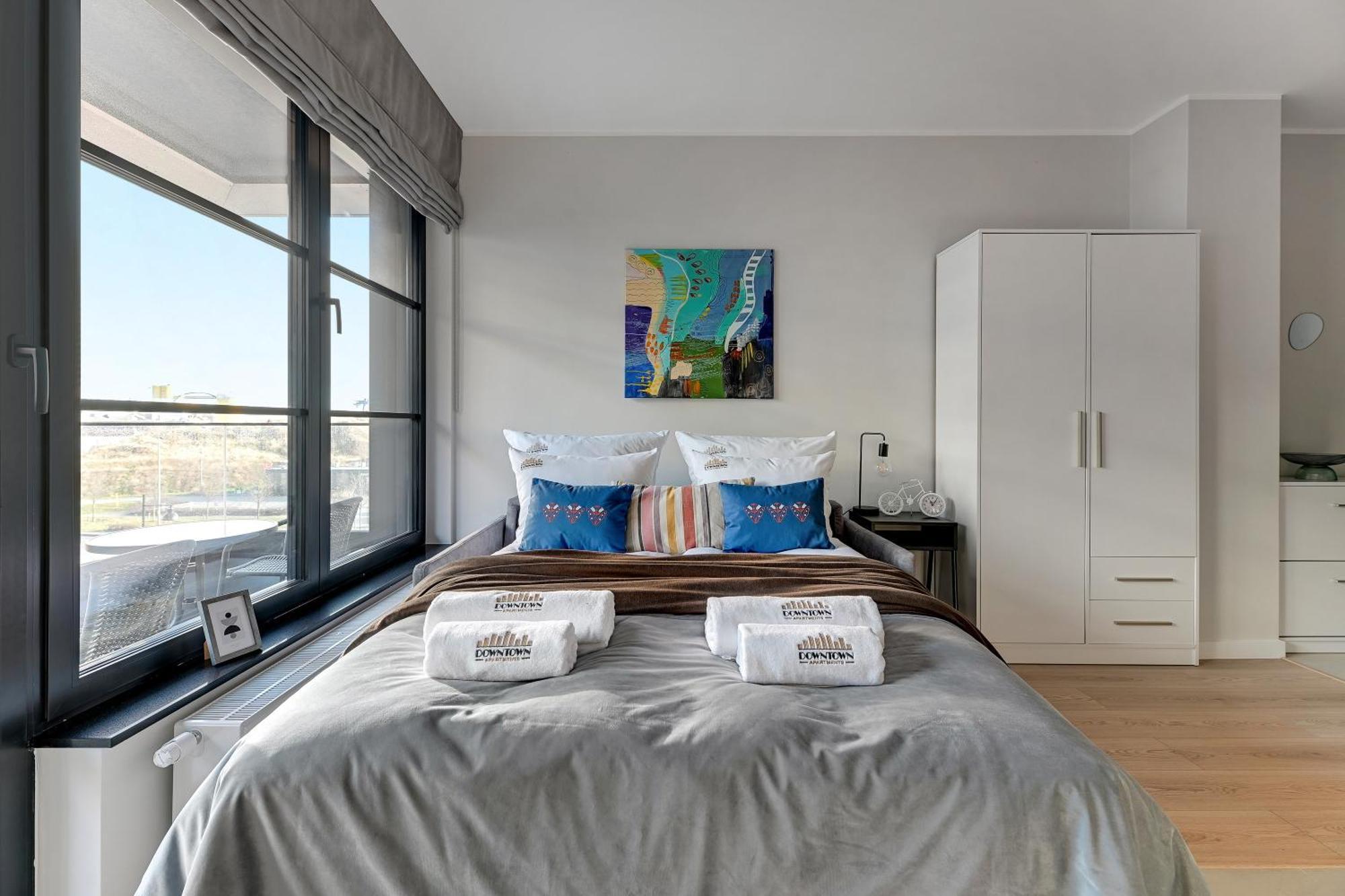Doki Living & Foodhall By Downtown Apartments Gdansk Bagian luar foto