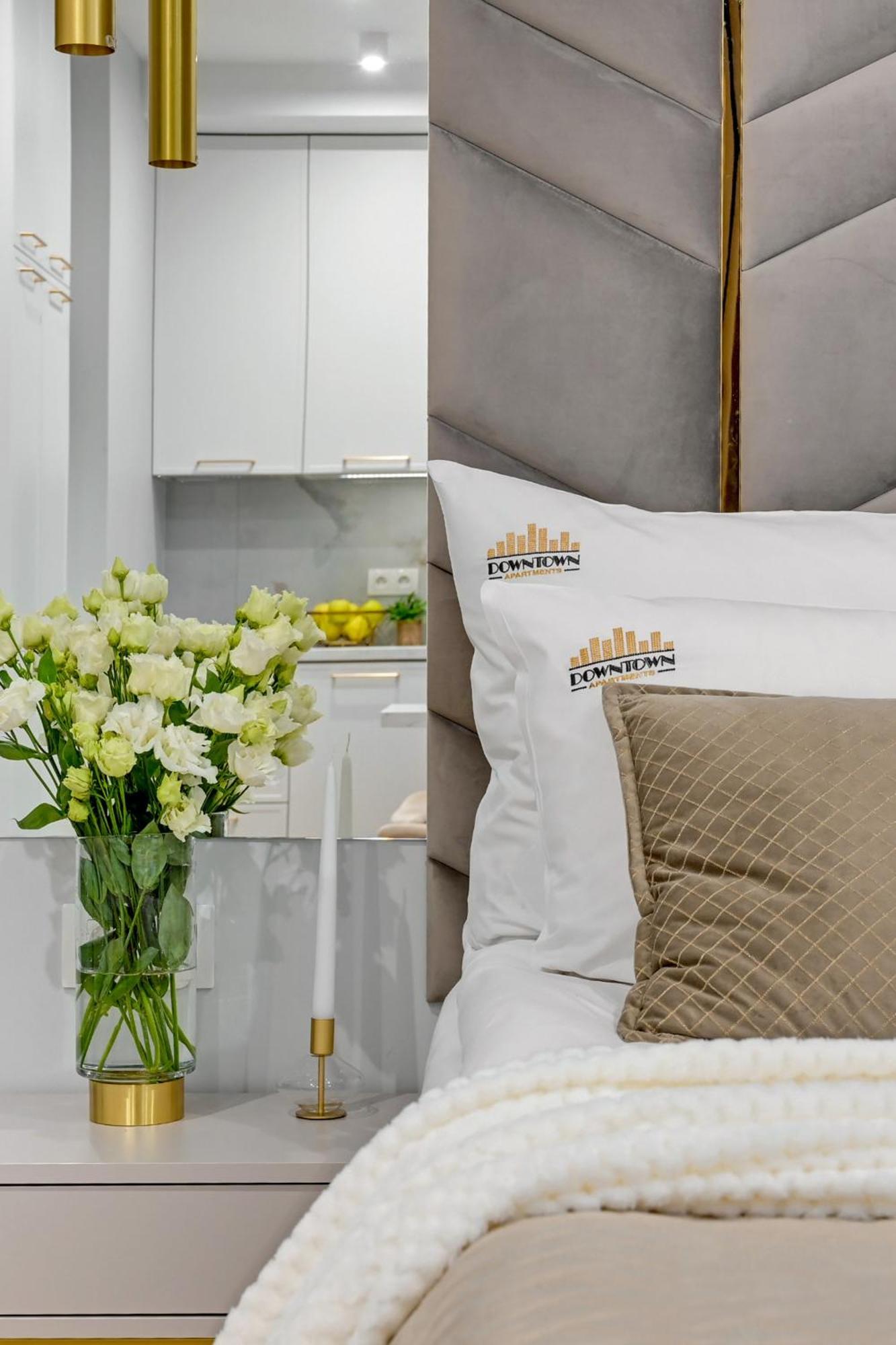 Doki Living & Foodhall By Downtown Apartments Gdansk Bagian luar foto