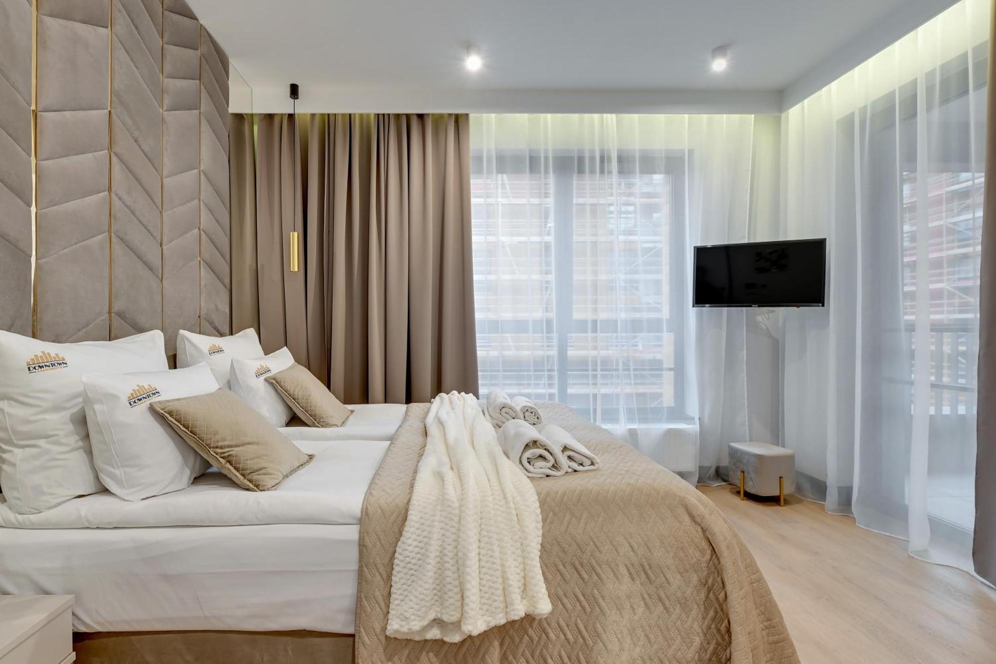 Doki Living & Foodhall By Downtown Apartments Gdansk Bagian luar foto